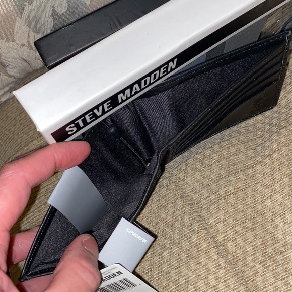 ♣️NWT Steve Madden RFID Genuine Leather Billfold Wallet & Key FOB - Picture 7 of 11